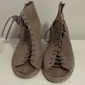 DOLCE VITA PEEP-TOE LACE UP BOOTIES - 8.5